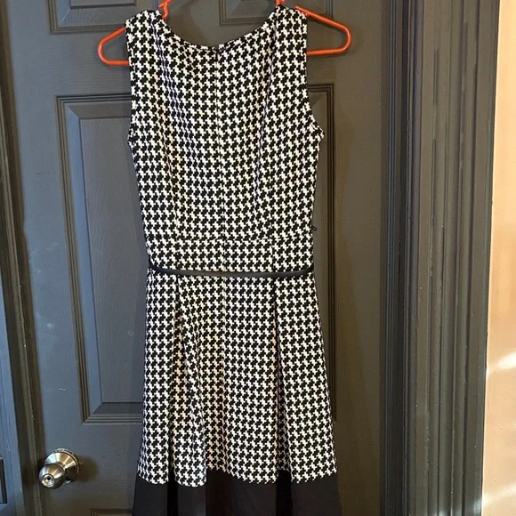 Calvin Klein Monochrome Houndstooth Pattern - Picture 3 of 3